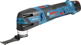 스타록 블레이드가 장착된 Bosch GOP 12V-28 무선 멀티툴.
