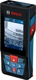 디지털 디스플레이가 장착된 Bosch GLM 150 C 레이저 측정기.