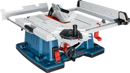 슬라이딩 캐리지가 장착된 Bosch GTS 10 XC 테이블 톱.