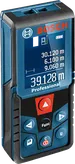 디지털 디스플레이가 장착된 Bosch GLM 400 레이저 측정기.