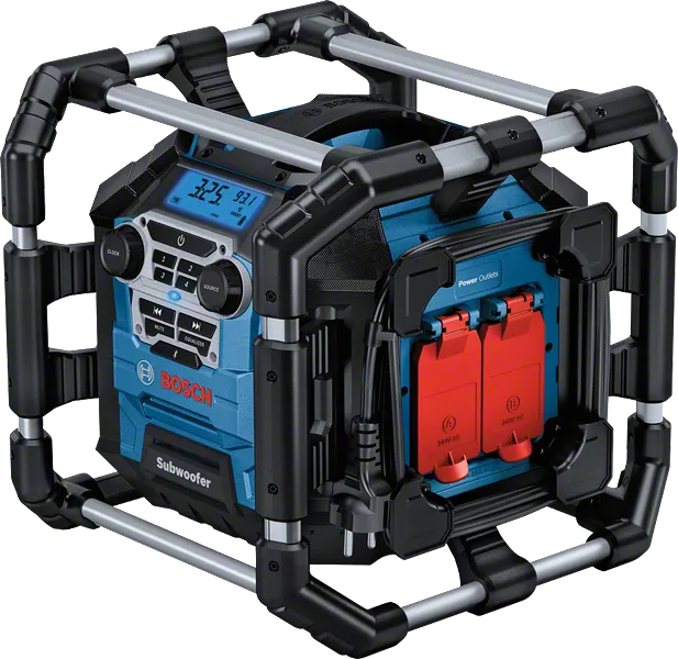 서브우퍼가 장착된 Bosch GPB 18V-5 C 작업 현장용 라디오.