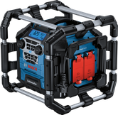 서브우퍼가 장착된 Bosch GPB 18V-5 C 작업 현장용 라디오.