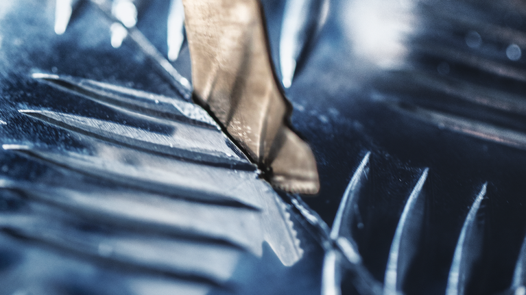 EXPERT MultiMax PAII 52 APIT 멀티툴 블레이드 52mm 반짝이는 금속 표면을 자르는 금속 드릴 비트입니다.