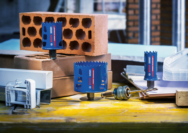 다양한 소재를 절단하기 위한 Bosch Expert Construction Material 홀 톱.