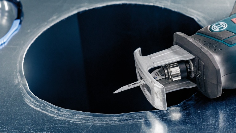 PRO Thin Metal S325GF 날, 1.25 x 7 x 85mm, 5개 금속판에 원형 구멍을 자르는 퍼즐입니다.