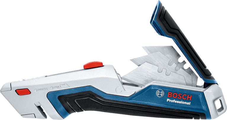 여러 개의 교체용 칼날이 보이는 다용도 칼 손잡이가 열려 있습니다.